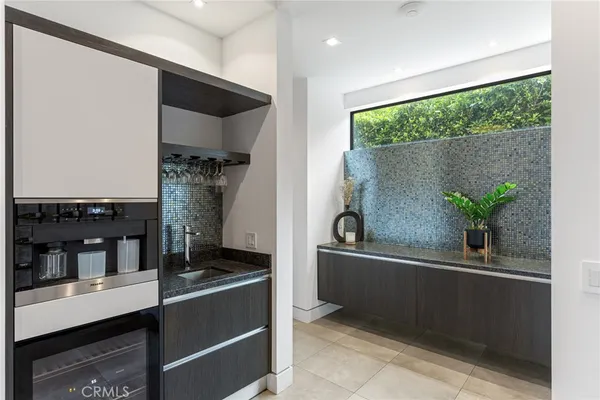 $27,500 | 5365 Vanalden Avenue, Tarzana, CA 91356