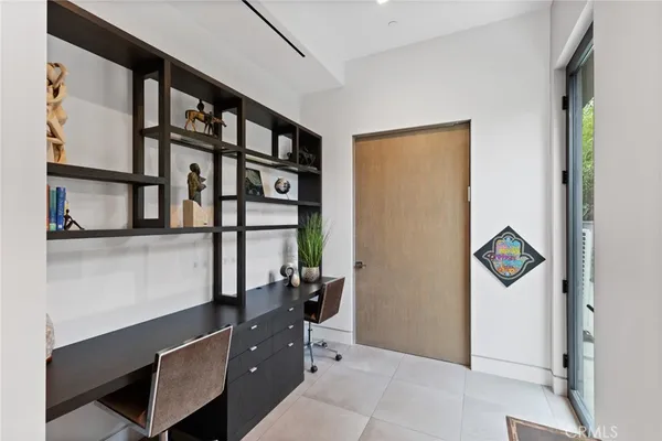 $27,500 | 5365 Vanalden Avenue, Tarzana, CA 91356