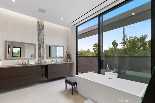 $27,500 | 5365 Vanalden Avenue, Tarzana, CA 91356