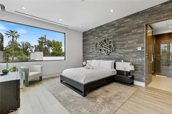 $27,500 | 5365 Vanalden Avenue, Tarzana, CA 91356