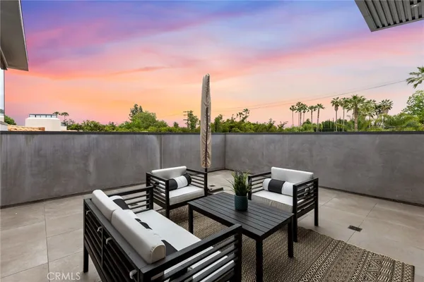 $27,500 | 5365 Vanalden Avenue, Tarzana, CA 91356