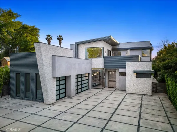 $27,500 | 5365 Vanalden Avenue, Tarzana, CA 91356