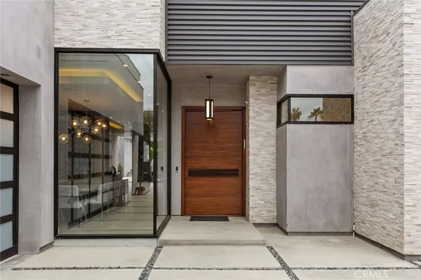 $27,500 | 5365 Vanalden Avenue, Tarzana, CA 91356