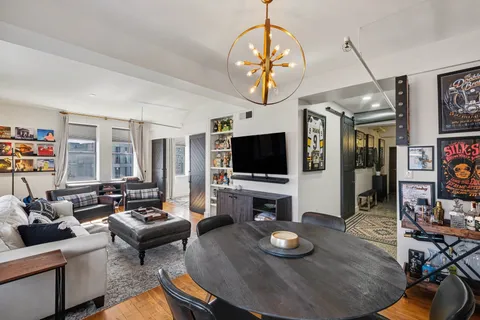 $424,900 | 700 Church Street, Unit 802, Nashville, TN 37203