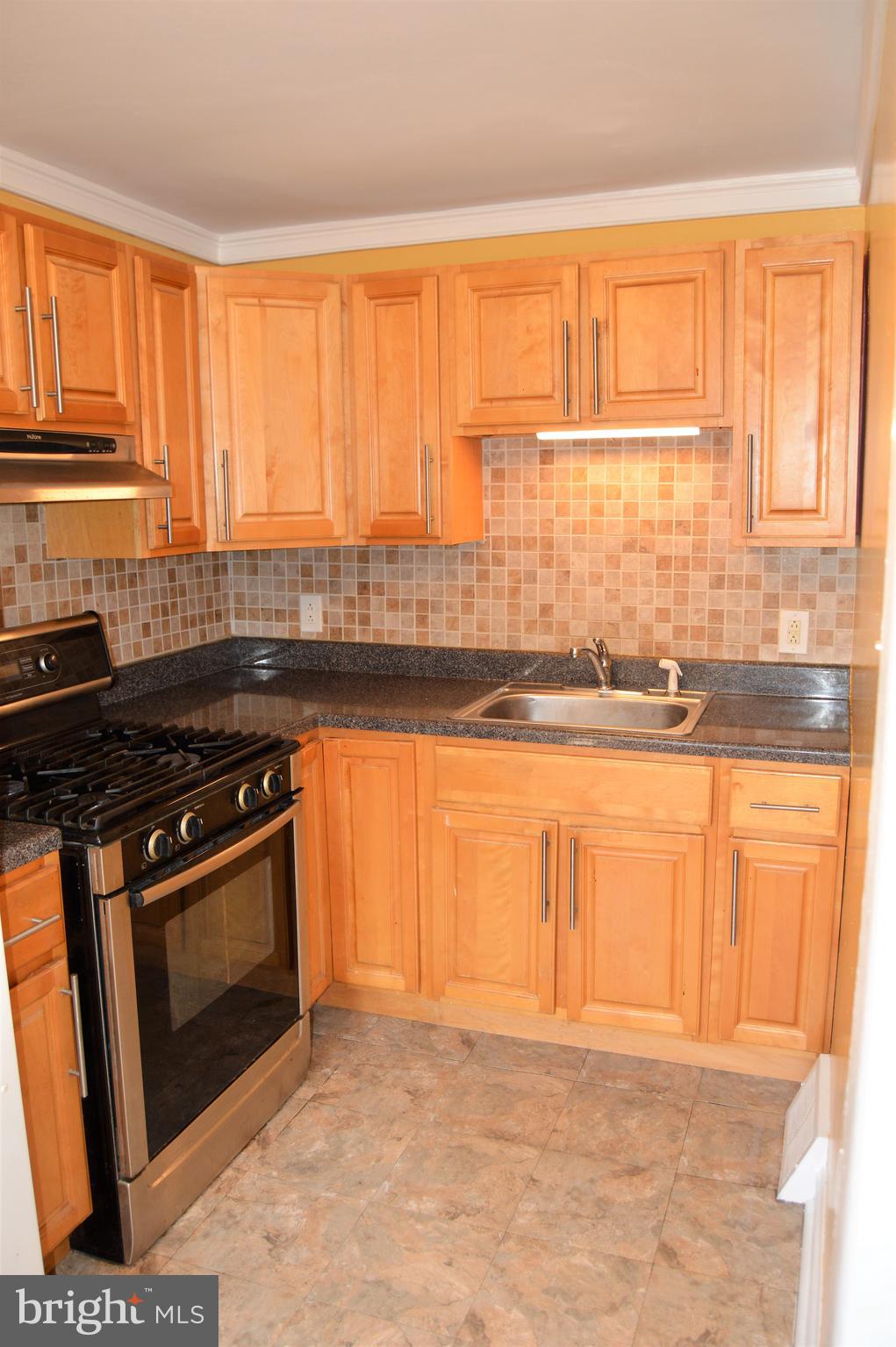 7538 Brentwood Road Philadelphia, PA 19151 - Photo 9 of 28 Gallery Image 9