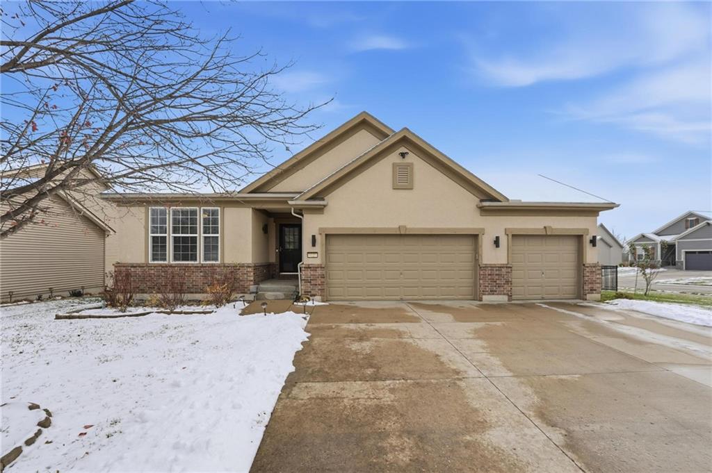 1021 Southwest Cheshire Drive Lee's Summit, MO 64083 - Photo 1 of 55