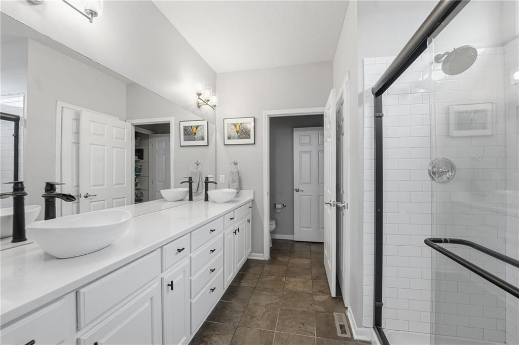 1021 Southwest Cheshire Drive Lee's Summit, MO 64083 - Photo 28 of 55