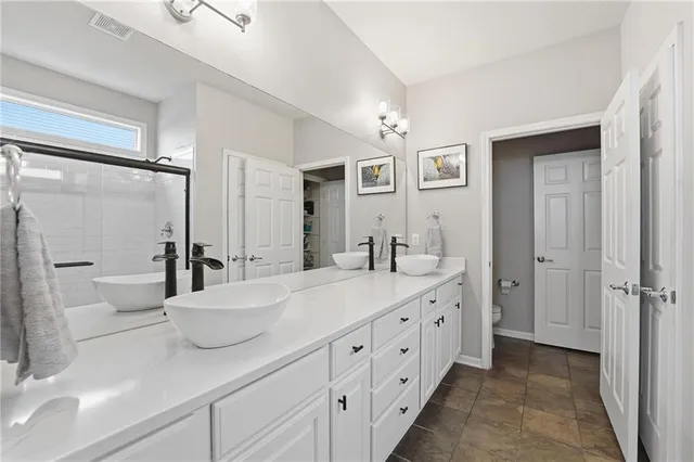 $475,000 | 1021 Southwest Cheshire Drive, Lee's Summit, MO 64083