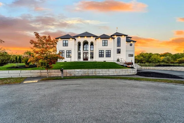 $3,788,000 | 19 Bridle Spur Lane, Danvers, MA 01923
