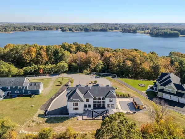 $3,399,000 | 19 Bridle Spur Lane, Danvers, MA 01923