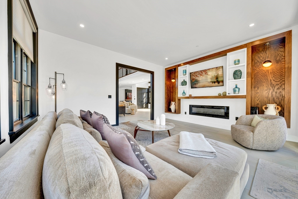 19 Bridle Spur Lane Danvers, MA 01923 - Photo 7 of 41