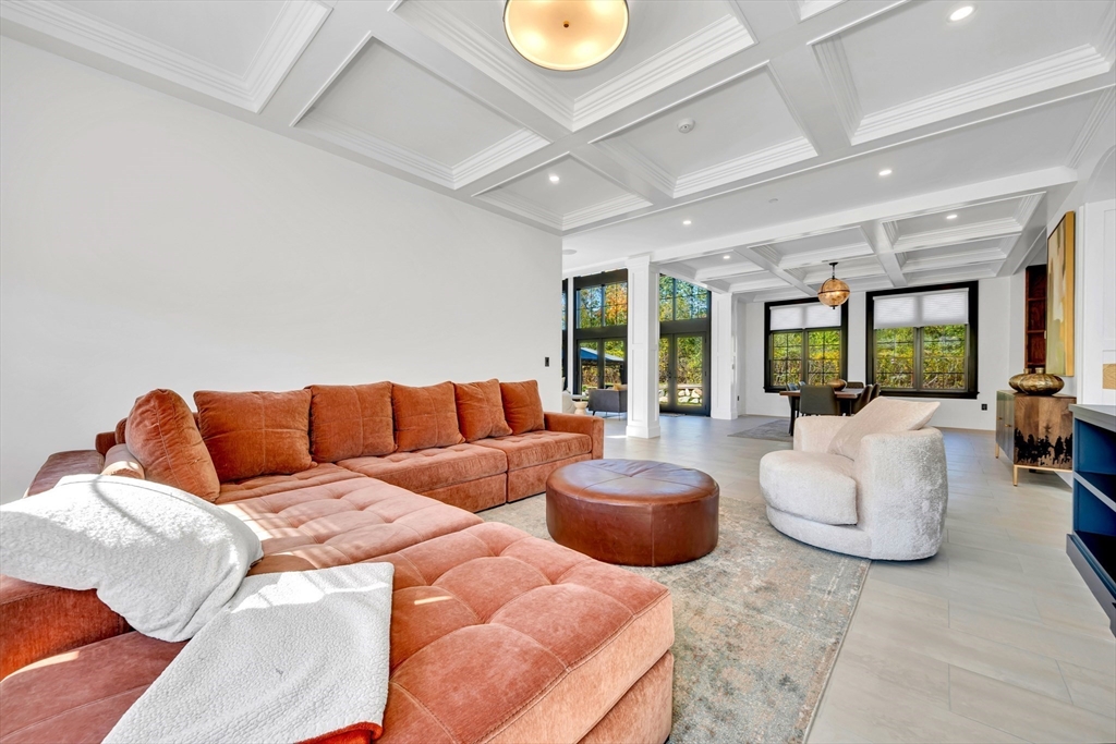 19 Bridle Spur Lane Danvers, MA 01923 - Photo 9 of 41