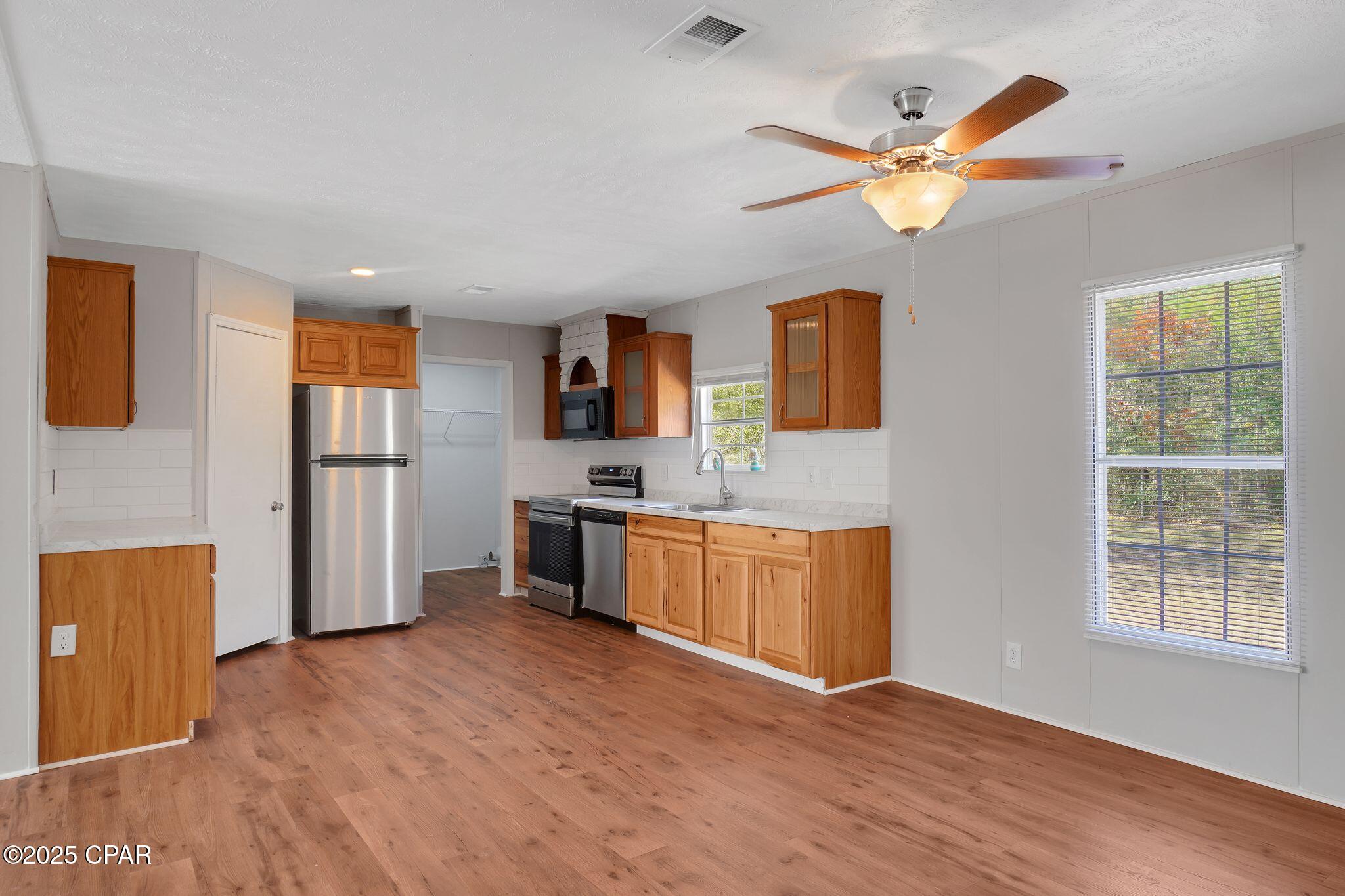 447 Smith Road DeFuniak Springs, FL 32433 - Photo 4 of 19