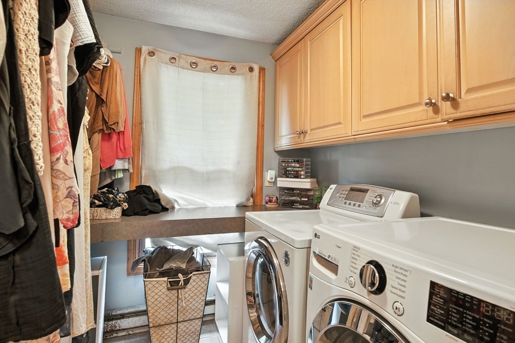 68 Stagecoach Road West Brookfield, MA 01585 - Photo 18 of 40 a utility room with dryer and washer