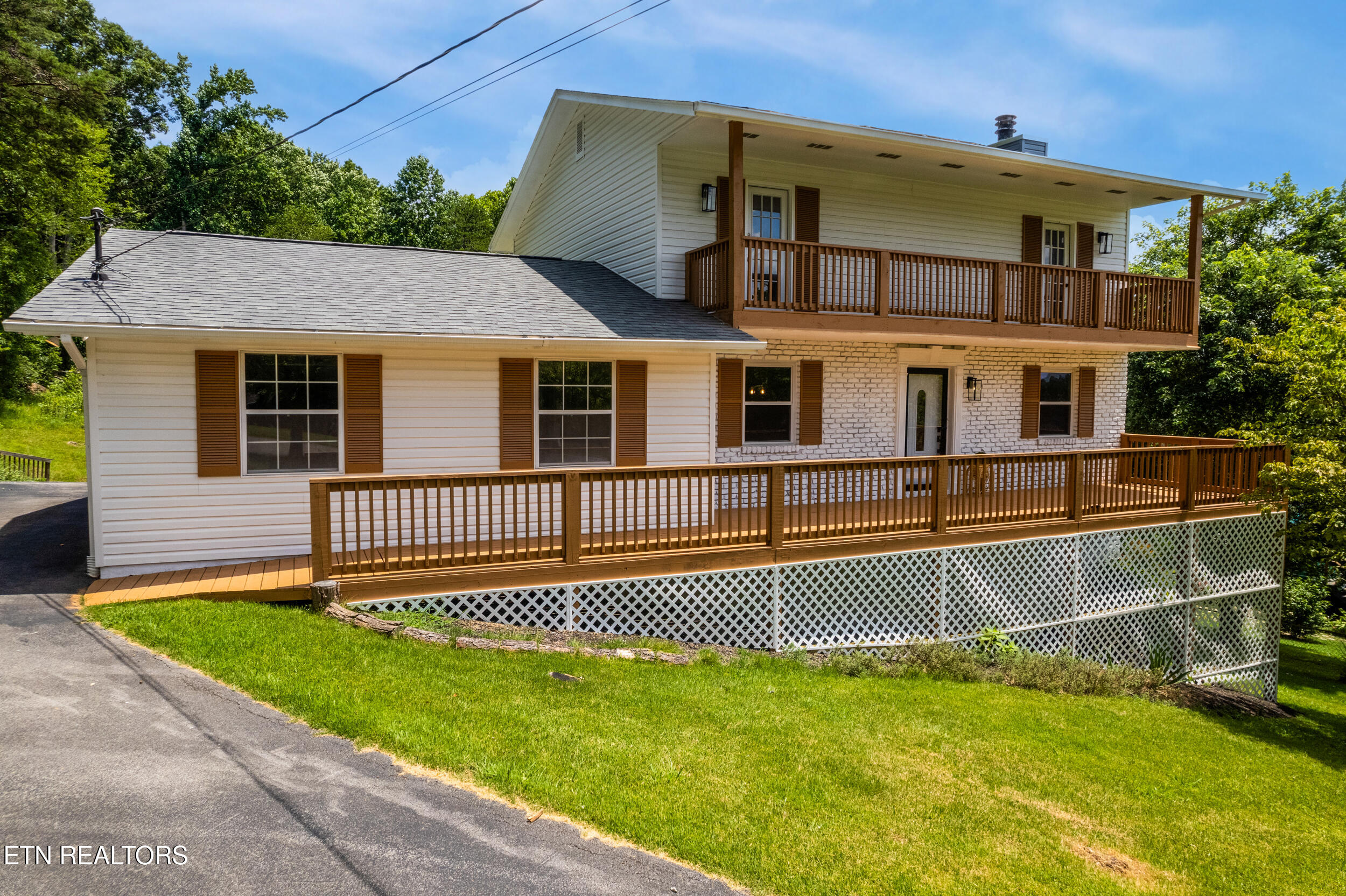 2004 Plumb Ridge Road Knoxville, TN 37932 - Photo 1 of 31 001
