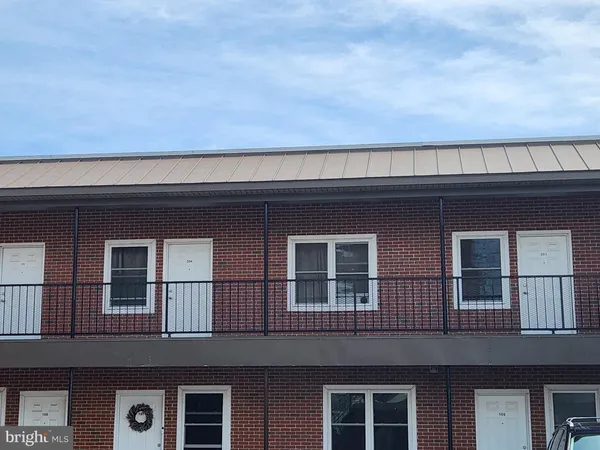 $1,300 | 2201 Princess Anne Street, Unit 205, Fredericksburg, VA 22401