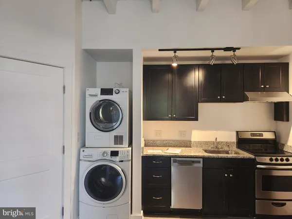 $1,300 | 2201 Princess Anne Street, Unit 205, Fredericksburg, VA 22401