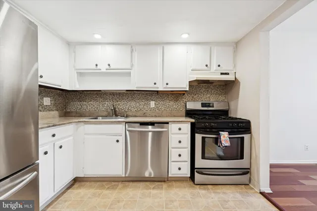 $349,900 | 92 Old Forge Crossing, Devon, PA 19333