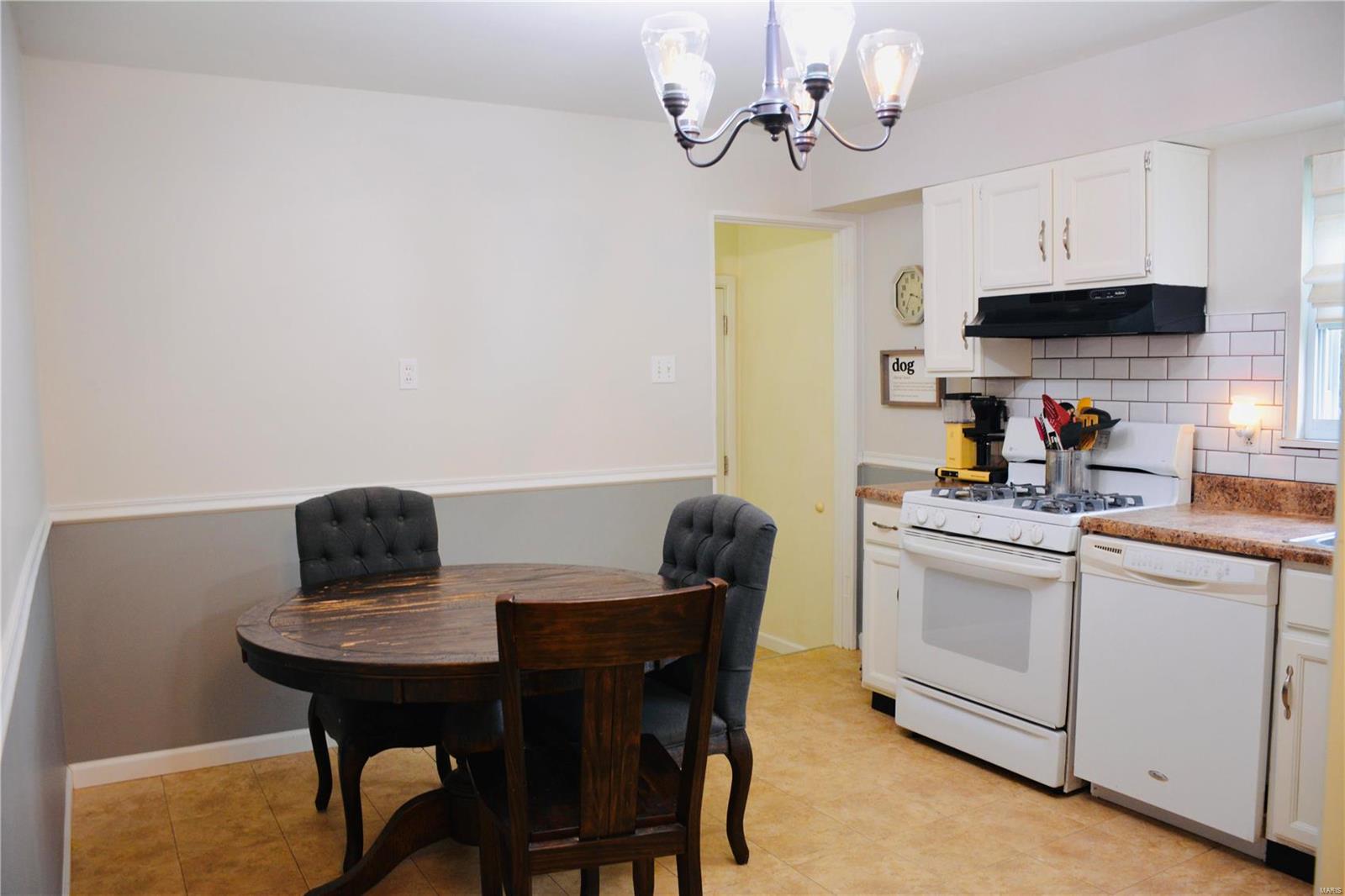 11120 Patsy Drive St. Louis, MO 63123 - Photo 4 of 14 Gallery Image 4