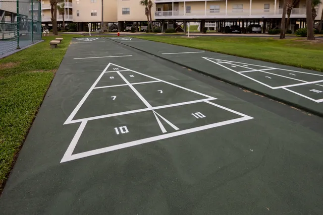 a view of a tennis court