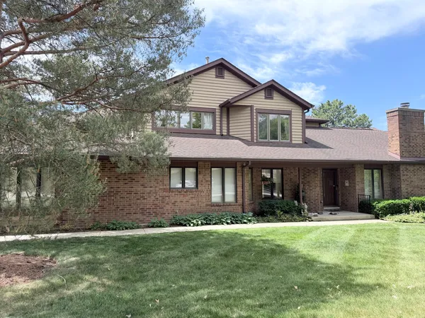 $475,000 | 1159 Mistwood Lane, Unit D, Downers Grove, IL 60515