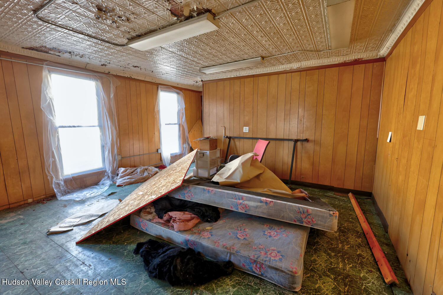 460 Main Street Cairo, NY 12413 - Photo 23 of 71 a room with furniture and window