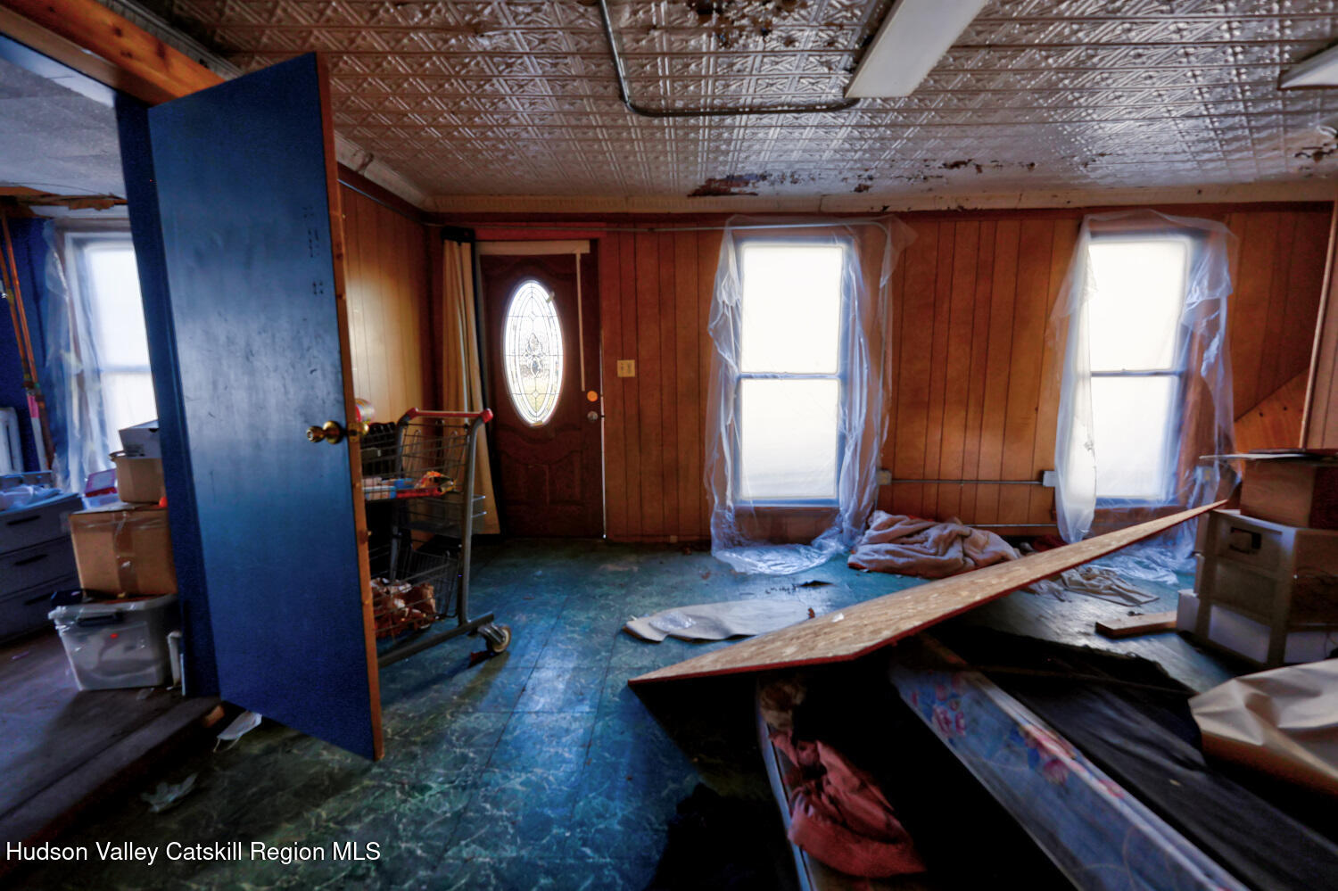 460 Main Street Cairo, NY 12413 - Photo 24 of 71 a room with furniture and window