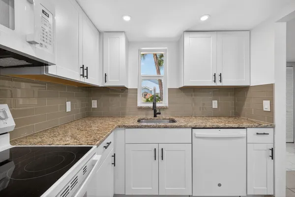 $1,750 | 1650 Southeast Green Acres Circle, Unit E103, Port St. Lucie, FL 34952