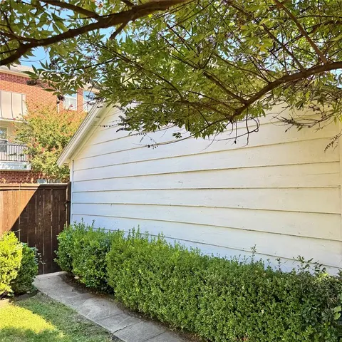 $2,895 | 4138 Grassmere Lane, University Park, TX 75205