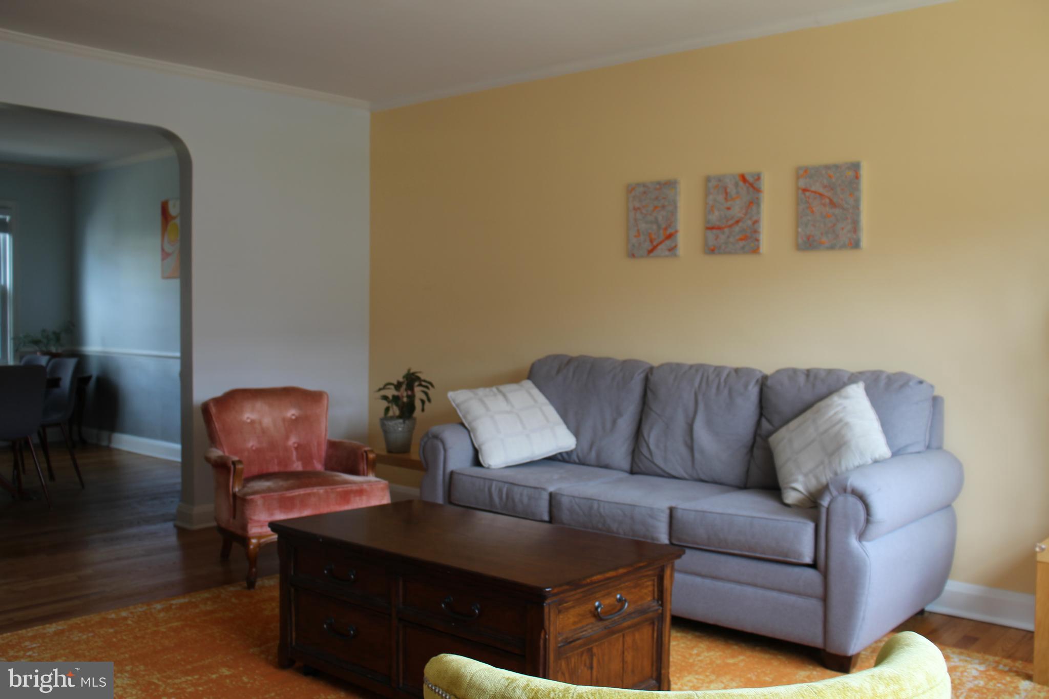 1746 Glen Ridge Road Towson, MD 21286 - Photo 4 of 48 a living room with furniture
