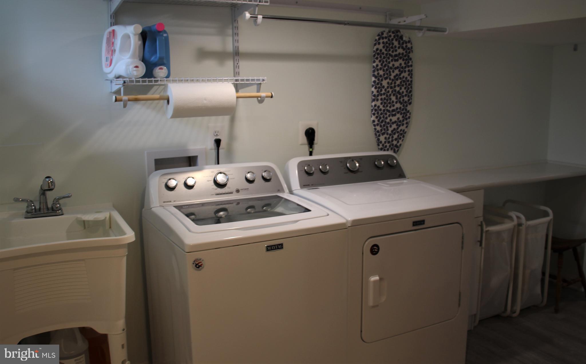 1746 Glen Ridge Road Towson, MD 21286 - Photo 44 of 48 a utility room with dryer and washer