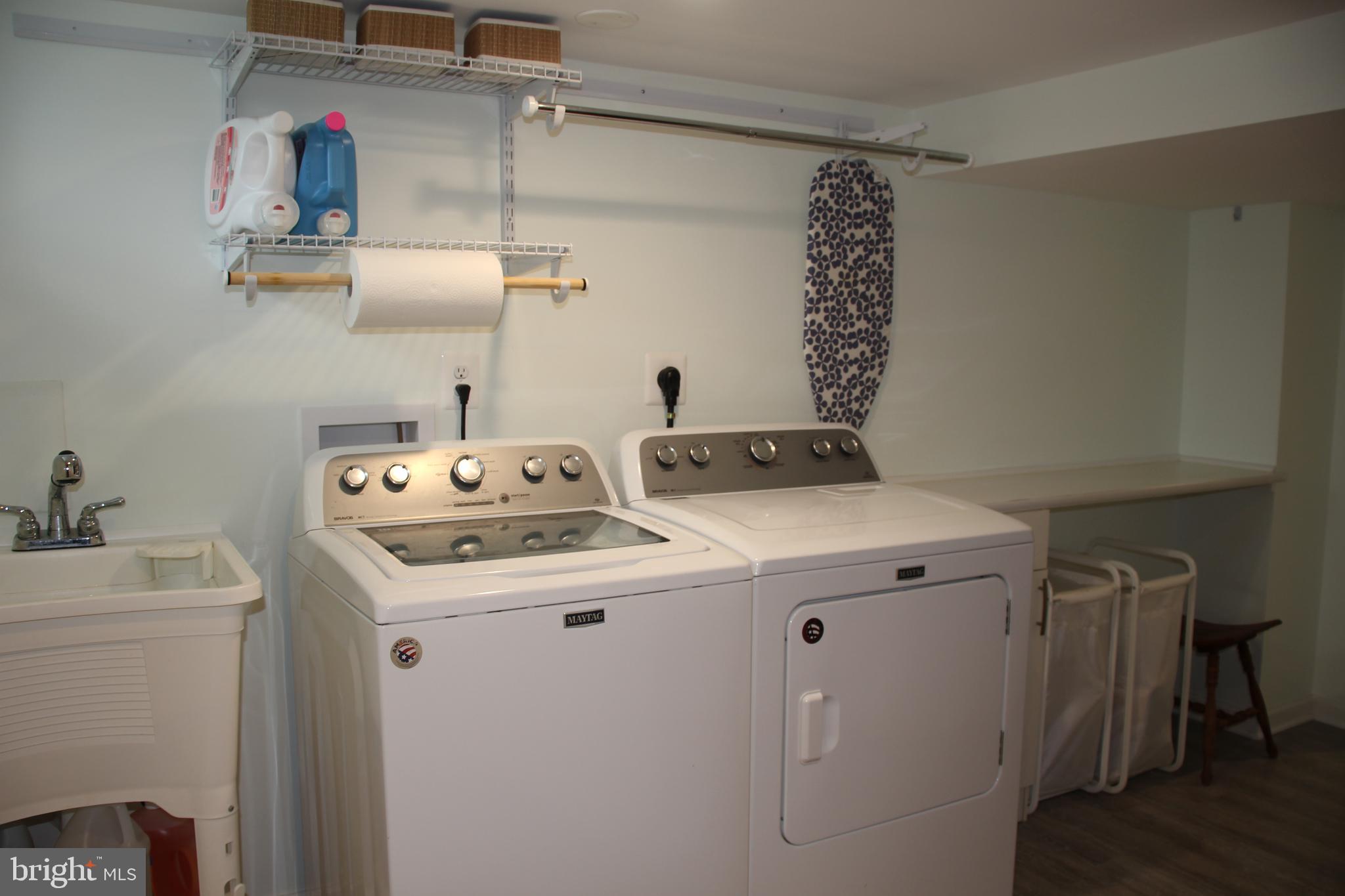 1746 Glen Ridge Road Towson, MD 21286 - Photo 45 of 48 a utility room with dryer and washer