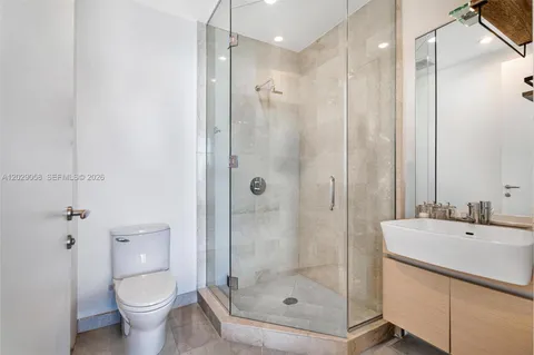 $875,000 | 200 Biscayne Blvd Way, Unit 4812, Miami, FL 33131