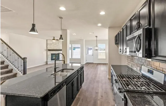 $2,595 | 100 Stone Fork Lane, Hutto, TX 78634