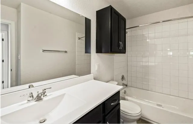 $2,595 | 100 Stone Fork Lane, Hutto, TX 78634