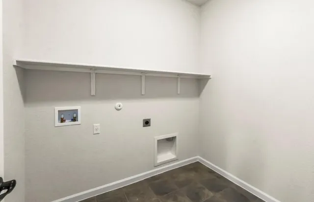 $2,595 | 100 Stone Fork Lane, Hutto, TX 78634