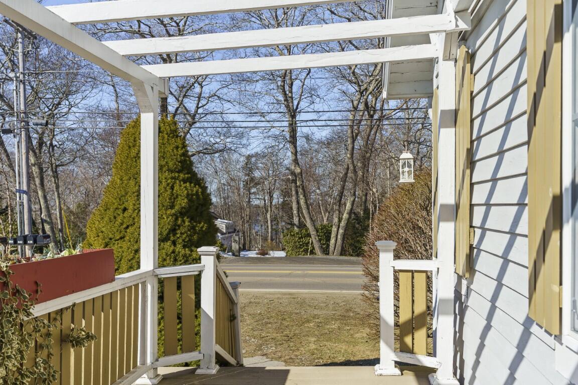642 Ocean Point Road East Boothbay, ME 04544 - Photo 8 of 36 9