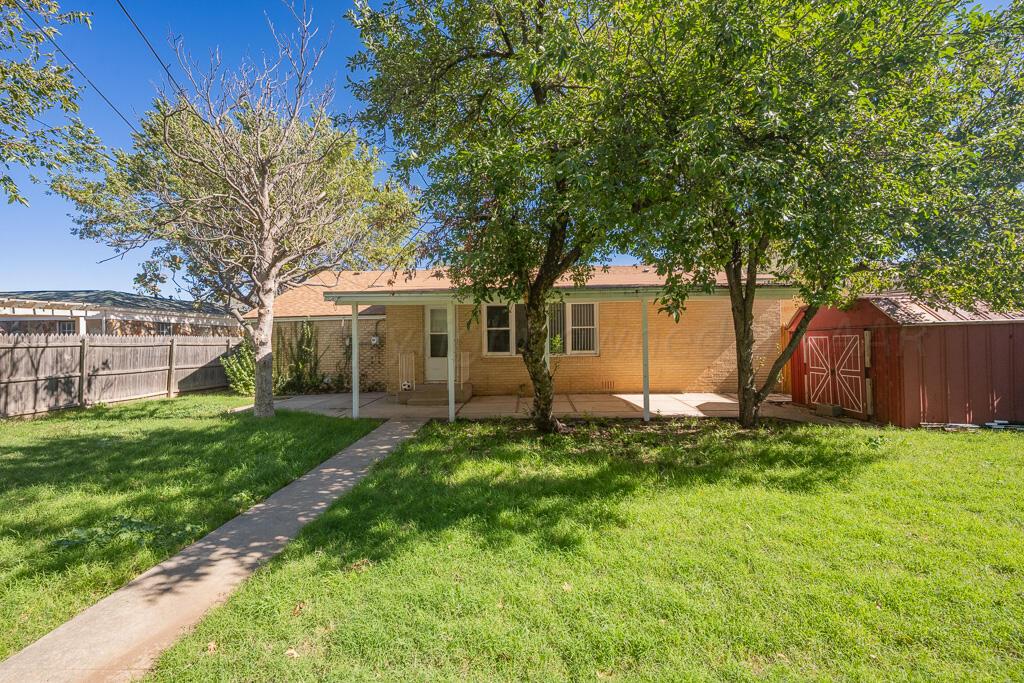 1010 South Rusk Street Amarillo, TX 79102 - Photo 21 of 23 backyard 1