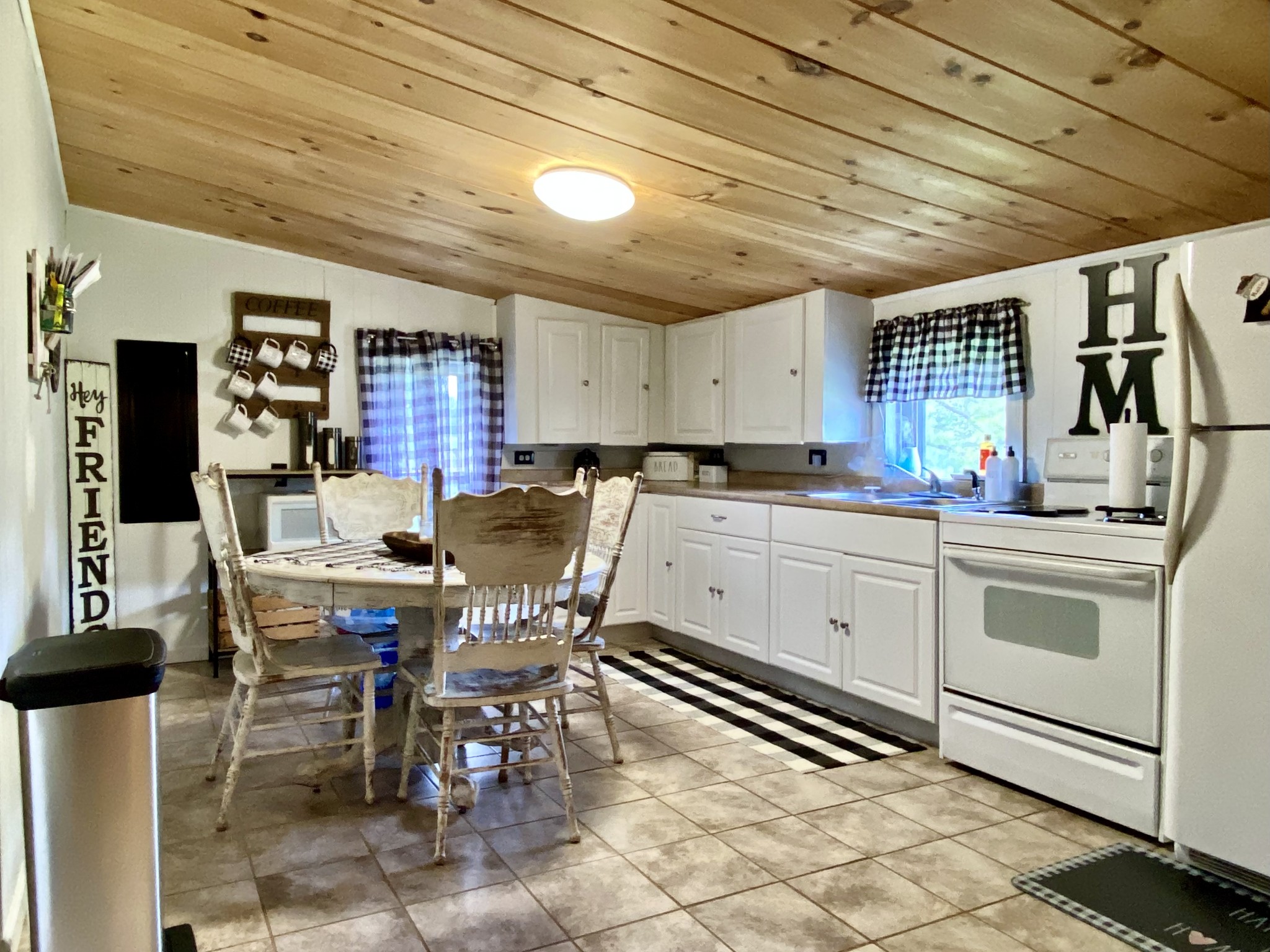 2270 Fall River Road Leoma, TN 38468 - Photo 8 of 27