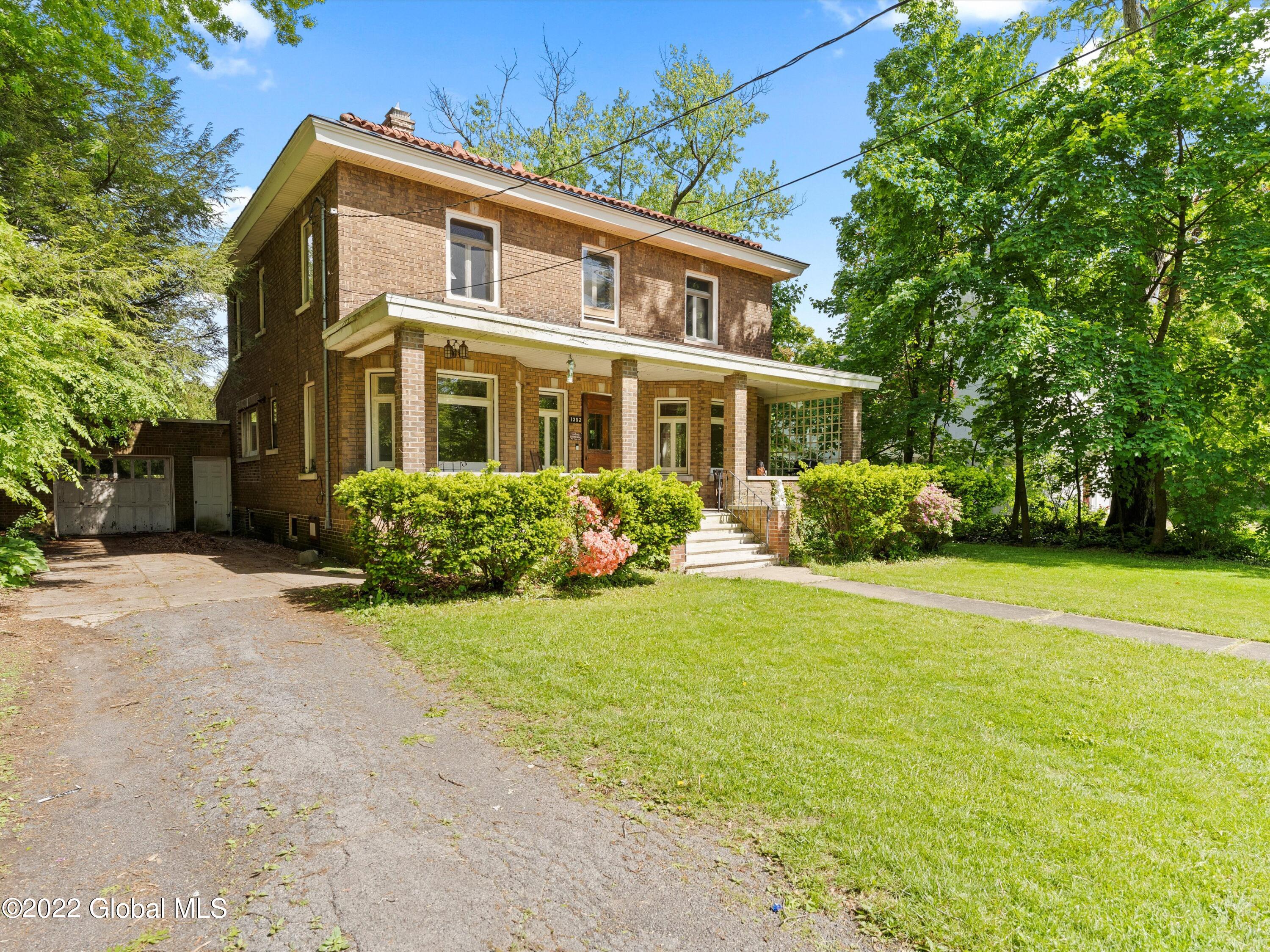 1352 Lowell Road Schenectady, NY 12308 - Photo 4 of 47 05-DSC03938
