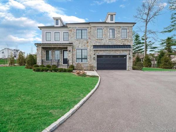 $3,630,000 | 1 Sequoia Circle, Manhasset, NY 11030