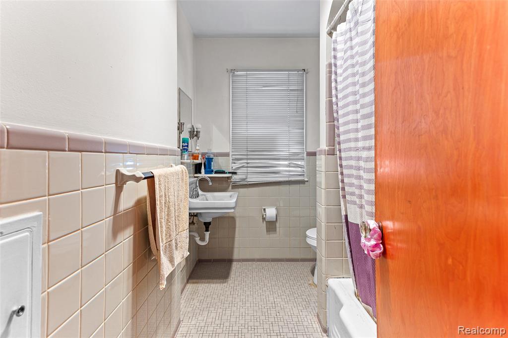 1830 North Gulley Road Dearborn, MI 48128 - Photo 26 of 29