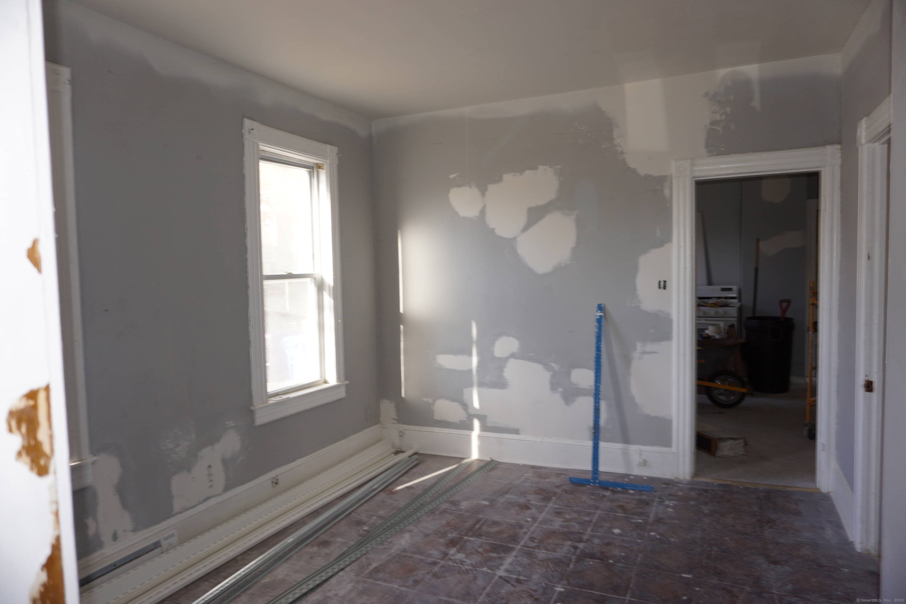 69 Gates Street Holyoke, MA 01040 - Photo 6 of 13