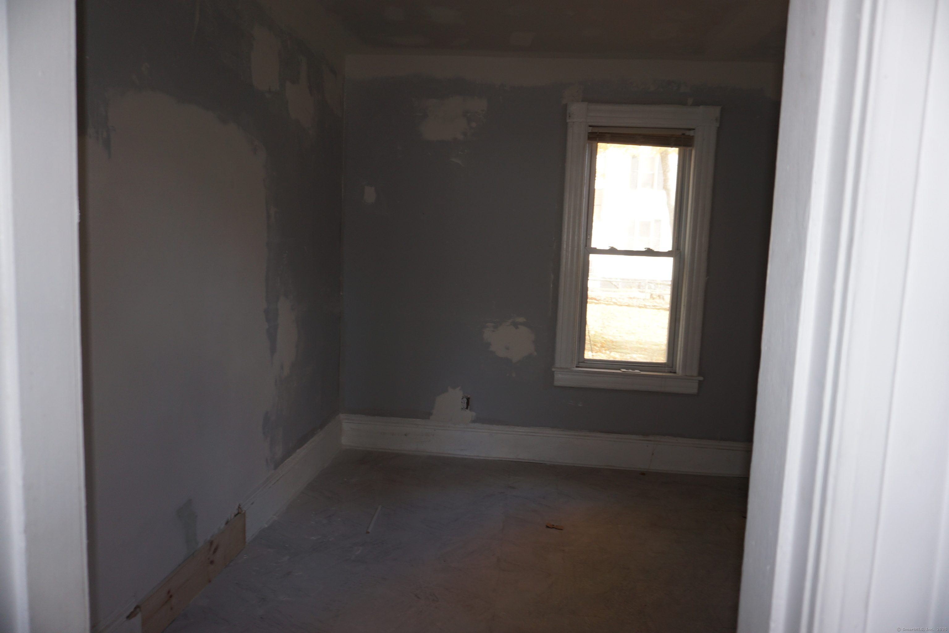 69 Gates Street Holyoke, MA 01040 - Photo 8 of 13