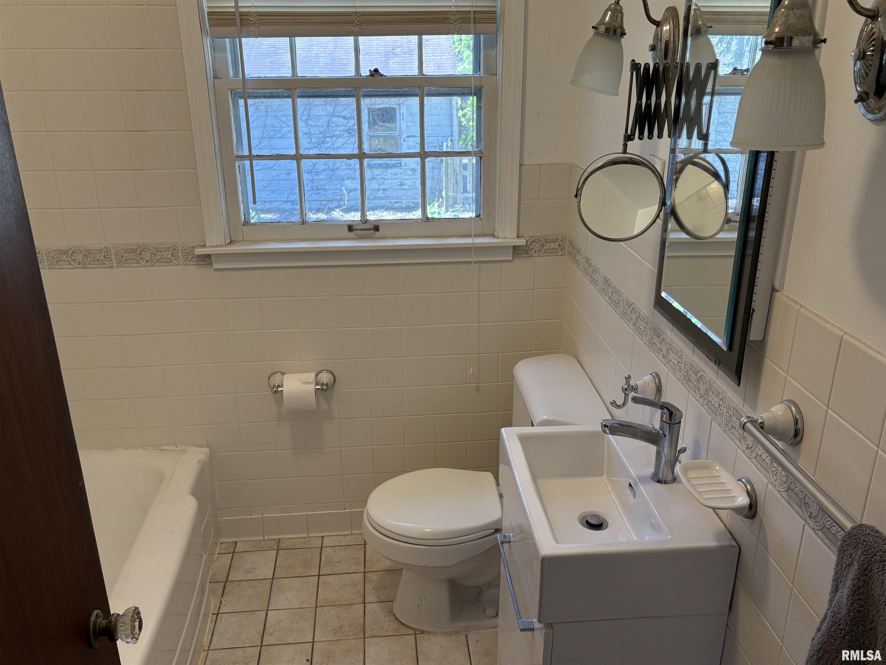 823 Normal Avenue Normal, IL 61761 - Photo 19 of 40