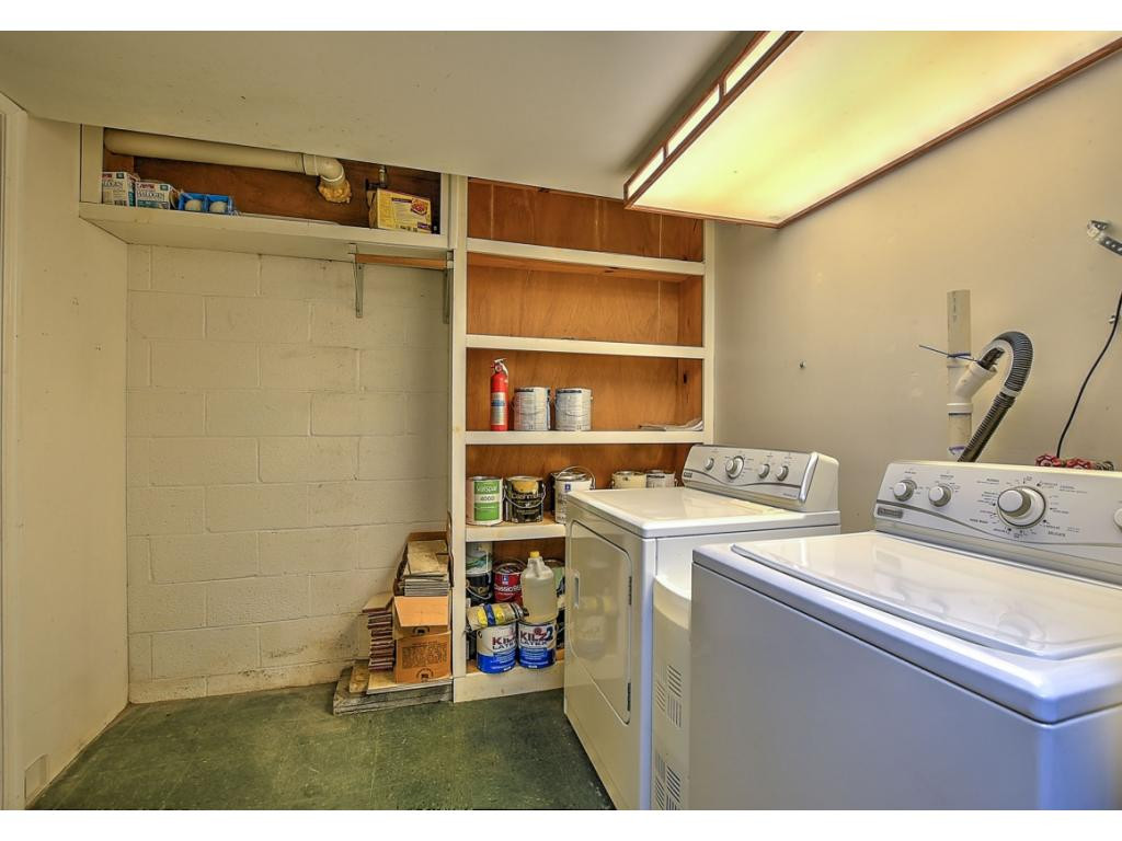 517 Green Acres Road Bristol, VA 24201 - Photo 23 of 31 Photo 23