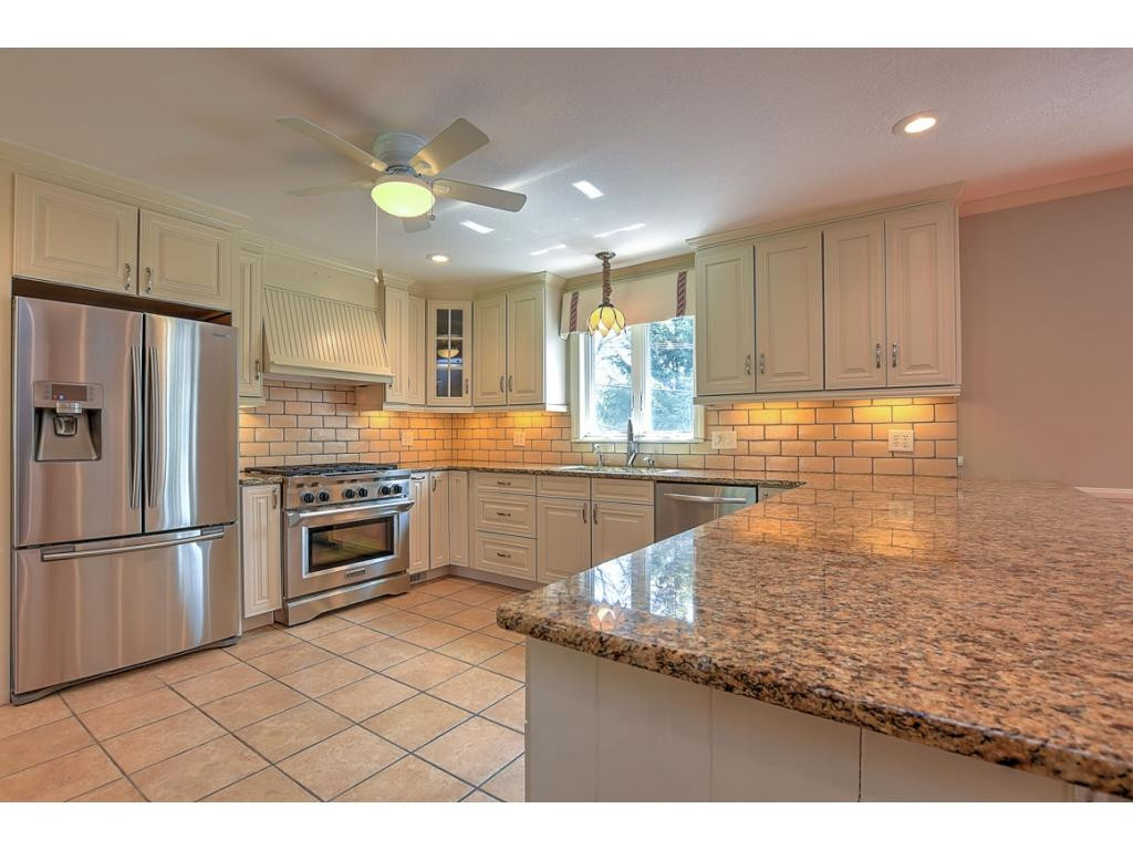 517 Green Acres Road Bristol, VA 24201 - Photo 5 of 31 Photo 5