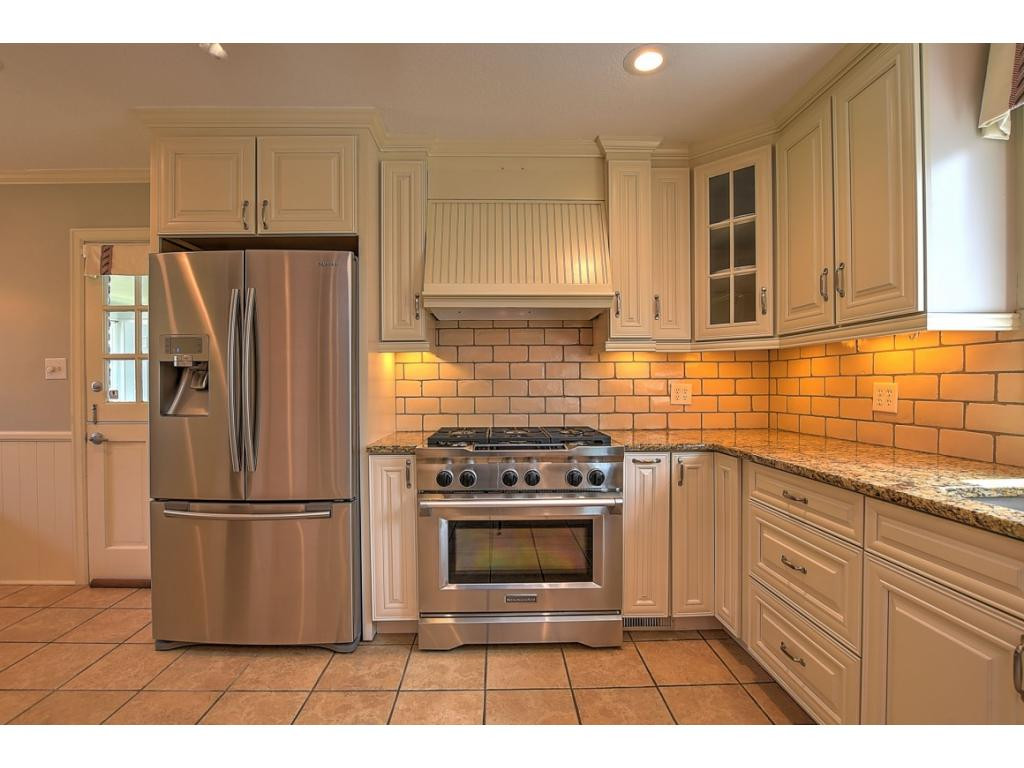 517 Green Acres Road Bristol, VA 24201 - Photo 7 of 31 Photo 7