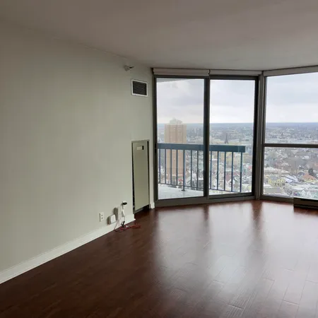 $1,900 | 1660 North Prospect Avenue, Unit 2504, Milwaukee, WI 53202
