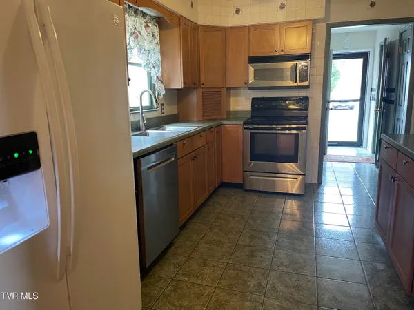 $185,000 | 1977 Combs Rdg Road, Honaker, VA 24260